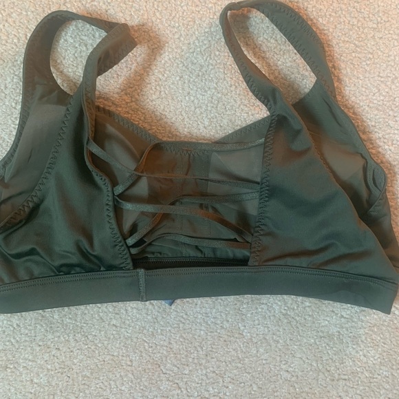 Victoria Secret sports bra with built in cups. Size large. - Picture 2 of 3